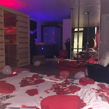 Spabyelleetlui Rouge Ou Bleu Love hotel *