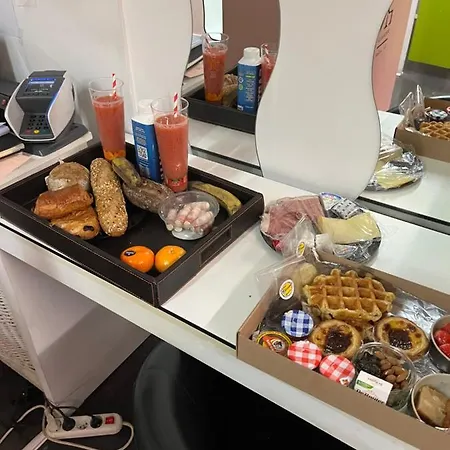 Spabyelleetlui Rouge Ou Bleu * Мускро́н