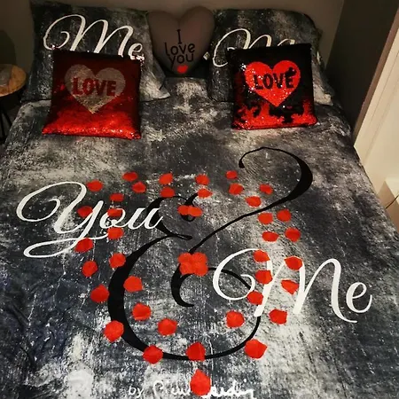 Spabyelleetlui Rouge Ou Bleu * Мускро́н