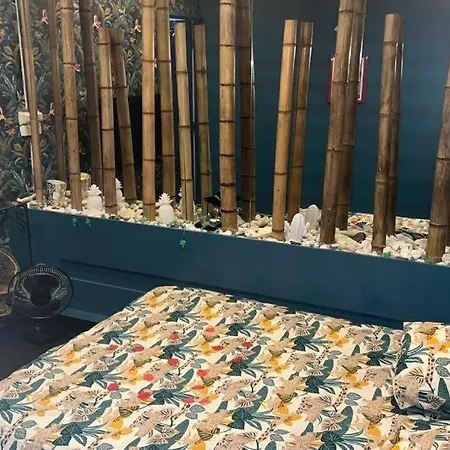 Отель для свиданий Spabyelleetlui Rouge Ou Bleu Мускро́н