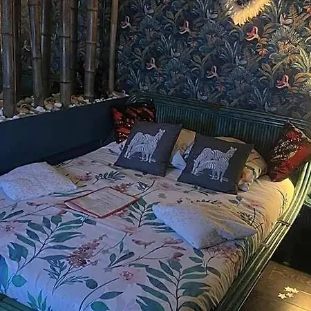 Spabyelleetlui Rouge Ou Bleu Hotel del amor Mouscron