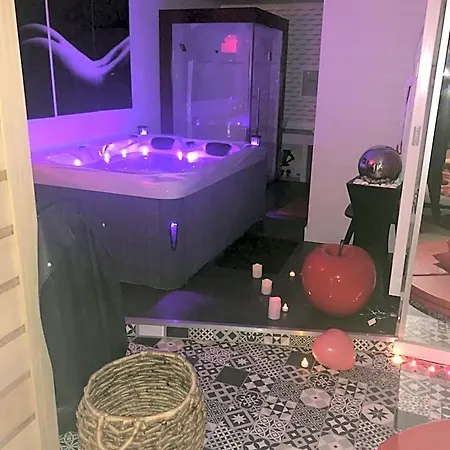 Spabyelleetlui Rouge Ou Bleu Hotel del amor *