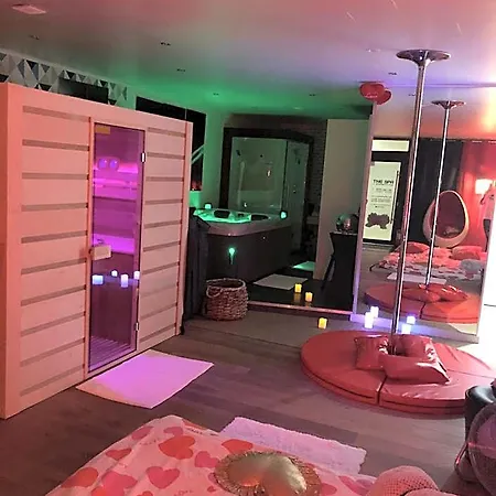 Hotel del amor Spabyelleetlui Rouge Ou Bleu Mouscron