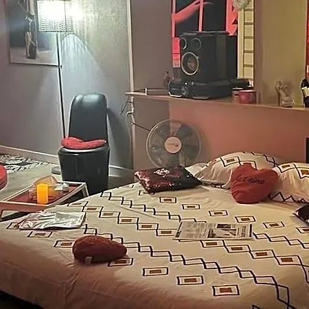 Hodinový hotel Spabyelleetlui Rouge Ou Bleu