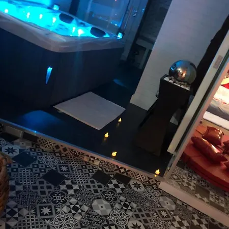 Spabyelleetlui Rouge Ou Bleu Мускро́н